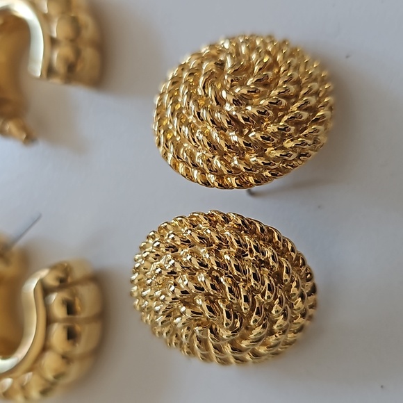 Vintage lot of gold tone earrings 3  are clip. Unique shapes - Picture 3 of 11